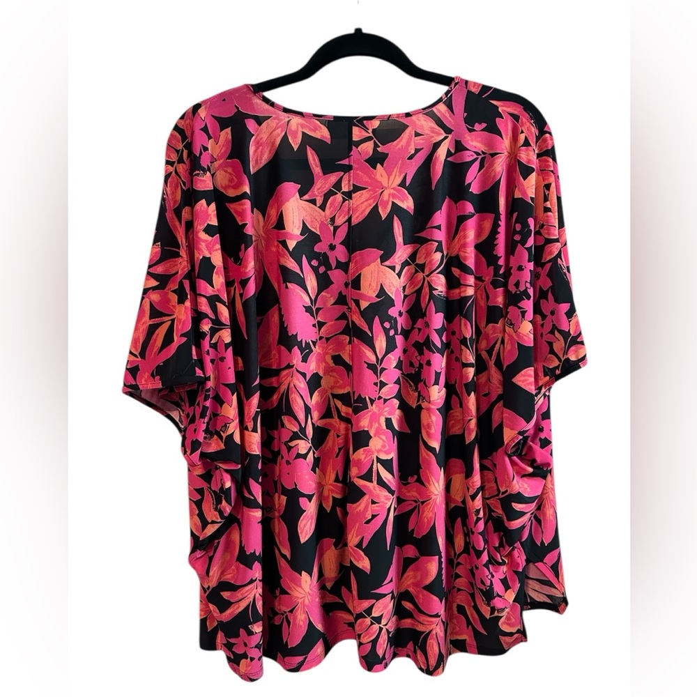 Natori Large Pink and Black Floral Top. EUC - Picture 2 of 4